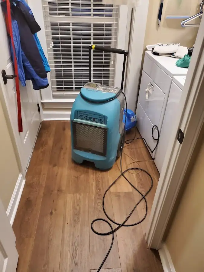 Commercial dehumidifier deployed for Crawl Space Restoration in Bellevue